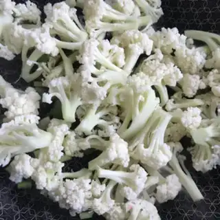 Make Garlic spicy sauce step 3