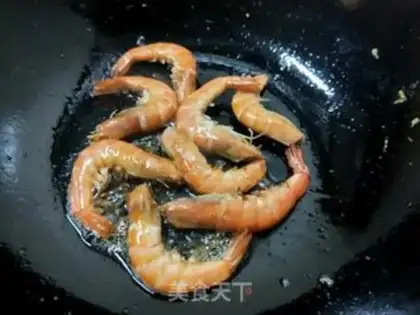 Make cucumber spicy crayfish step 3