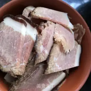 Make Pyramid garlic gravy step 1