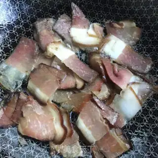 Make Pyramid garlic gravy step 3