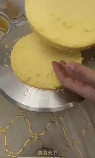 Make Eight-inch birthday cake step 2