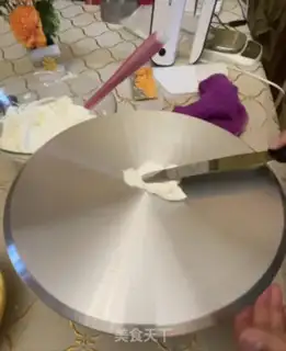 Make Eight-inch birthday cake step 4
