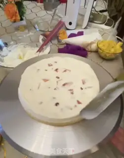 Make Eight-inch birthday cake step 7