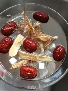 Make Five fingers of peach soup step 2