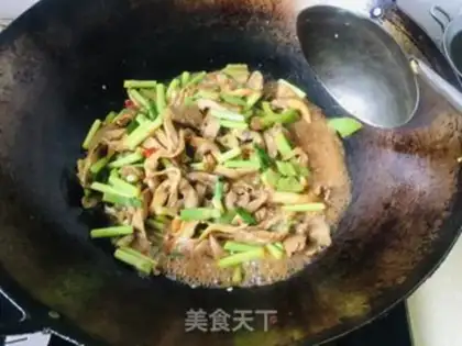 Make Mushroom garlic fried meat step 13