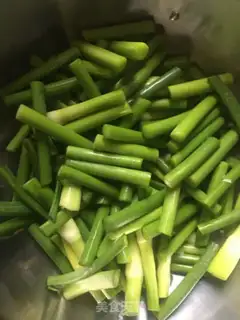 Make Garlic meatloaf for sea cucumber step 2