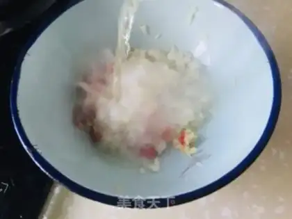 Make Garlic spicy sauce step 1