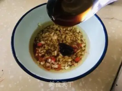 Make Garlic spicy sauce step 2