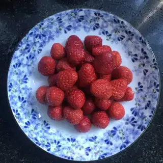 Make Strawberry blueberry yogurt step 3
