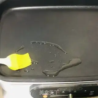 Make Breakfast sandwich step 0
