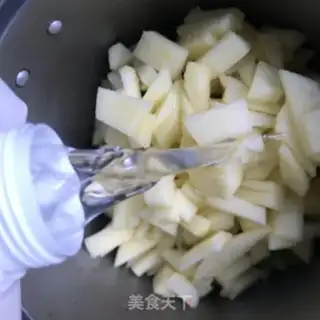 Make Cucumber apple coconut water step 4