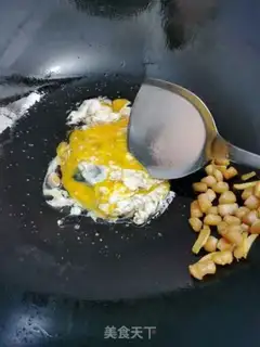 Make Dry mint egg fried rice step 5