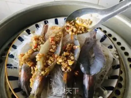 Make Garlic fans evaporate the back shrimp step 7