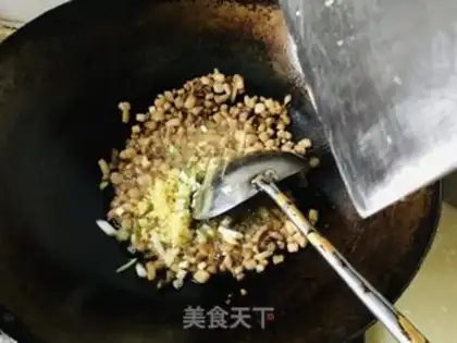 Make Spinach mushroom noodles step 2