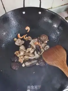 Make Piggy fish step 5