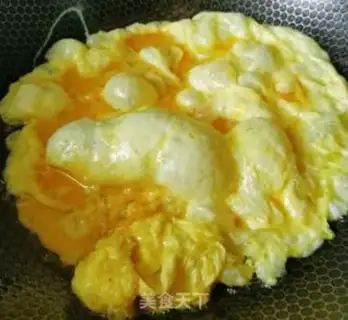 Make Chili fried eggs step 3