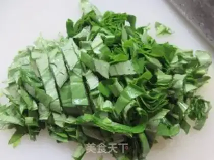 Make An egg from a green leaf step 1