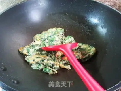 Make An egg from a green leaf step 5
