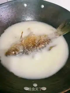 Make The tofu soup of the white fish step 2