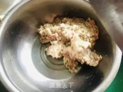 Make A big blue meat dumpling step 1