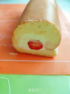 Make Strawberry roll step 15