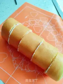 Make Strawberry roll step 16