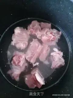 Make Corn radish pigbone soup step 0
