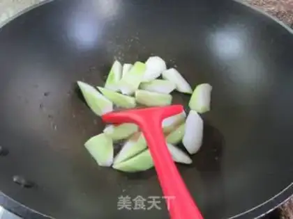 Make Egg dumplings boil and bloom at night step 3
