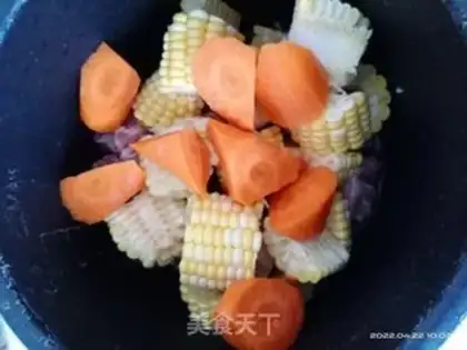 Make Corn radish pigbone soup step 2