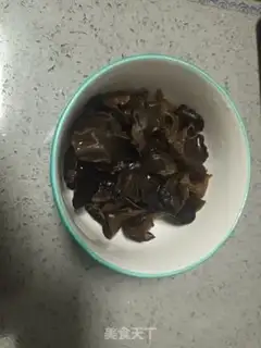 Make A fan of cucumbers step 5