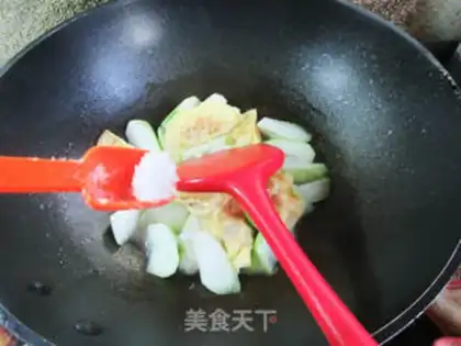 Make Egg dumplings boil and bloom at night step 6