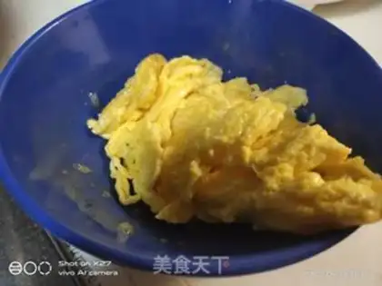 Make Tomato fried eggs step 2