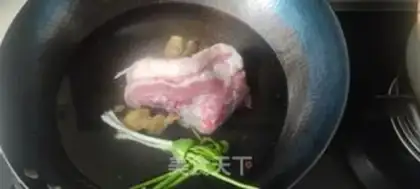 Make Red roast bean horned noodles step 0