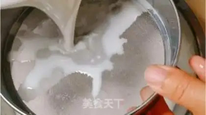 Make Frozen spiral face step 7