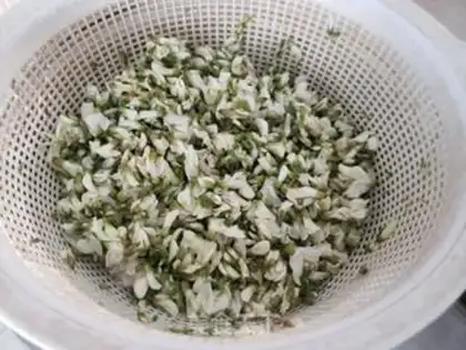 Make A flower dumpling step 2