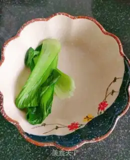 Make Frozen spiral face step 9