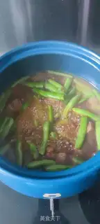 Make Red roast bean horned noodles step 4