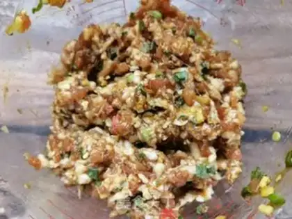 Make Spicy bouquets, pork dumplings step 4
