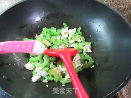 Make A duck egg and a bitter melon step 6