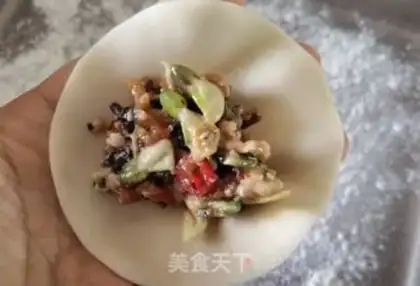 Make Spicy bouquets, pork dumplings step 8
