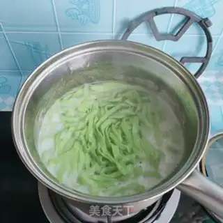 Make Tomato garlic noodles step 11