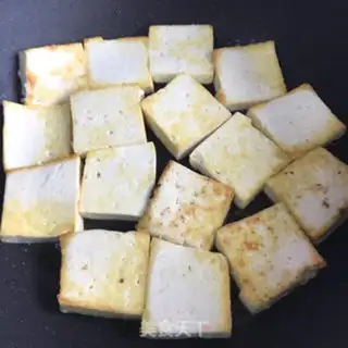 Make Eggs are fried tofu step 4