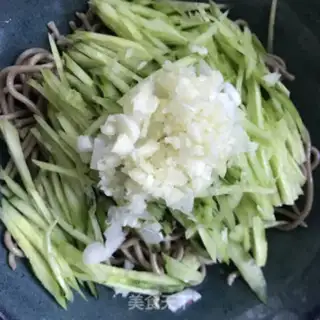Make The cucumber silk noodles step 3
