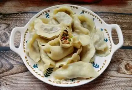 Make Spicy bouquets, pork dumplings step 14