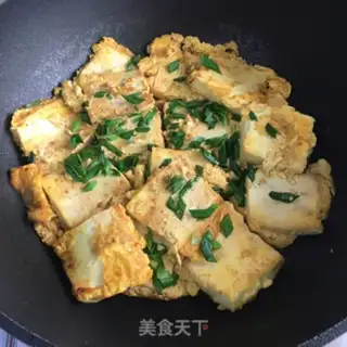Make Eggs are fried tofu step 8