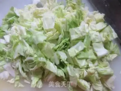 Make Onion-covered cabbage step 2