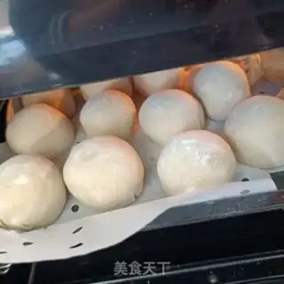 Make Mee-black buns step 11
