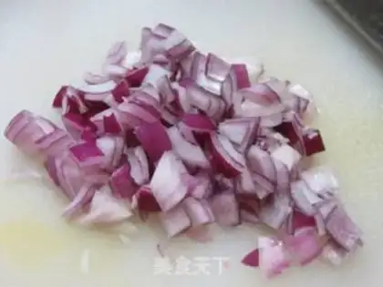 Make Onion-covered cabbage step 3
