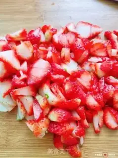 Make Strawberry cake step 2
