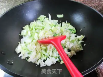 Make Onion-covered cabbage step 4